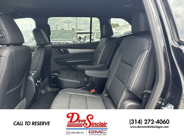 Buick Enclave Vehicle Full-screen Gallery Image 22