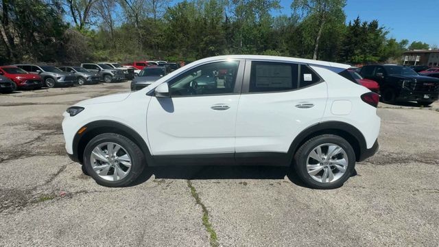 Buick Encore GX Vehicle Full-screen Gallery Image 05