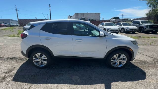Buick Encore GX Vehicle Full-screen Gallery Image 09