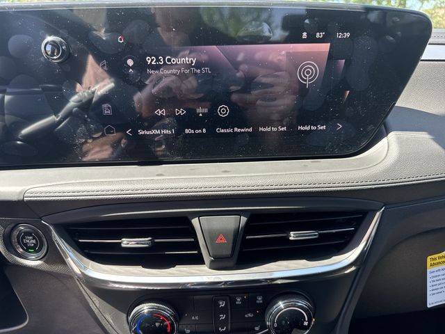 Buick Encore GX Vehicle Full-screen Gallery Image 16