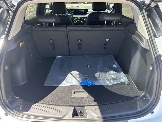 Buick Encore GX Vehicle Full-screen Gallery Image 22