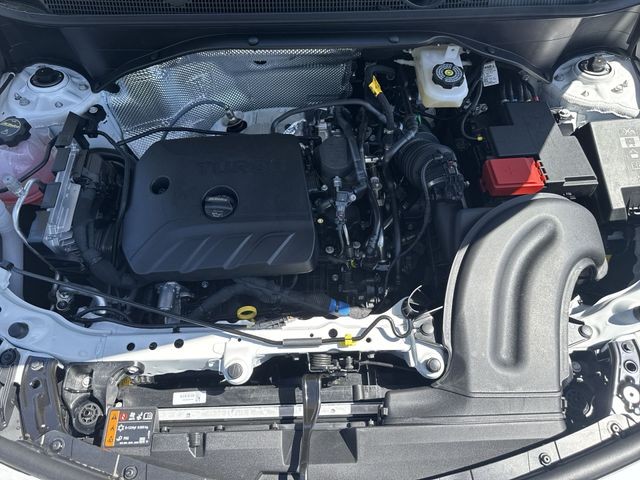 Buick Encore GX Vehicle Full-screen Gallery Image 25