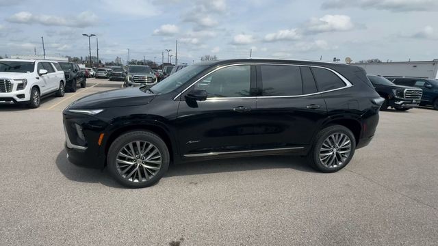 Buick Enclave Vehicle Full-screen Gallery Image 04