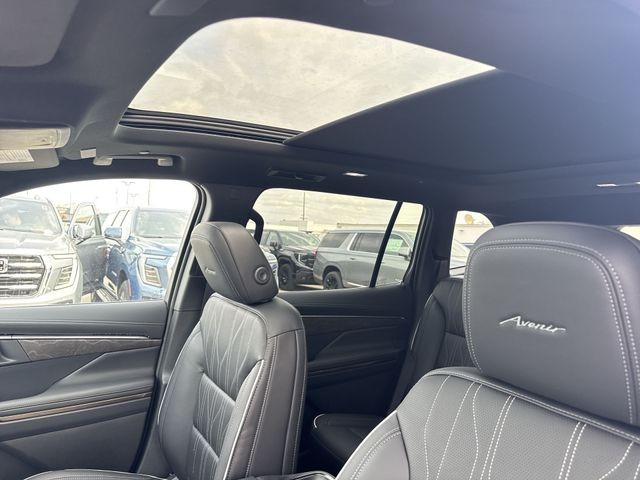 Buick Enclave Vehicle Full-screen Gallery Image 22