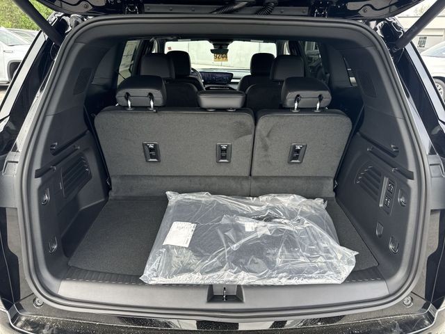 Buick Enclave Vehicle Full-screen Gallery Image 25