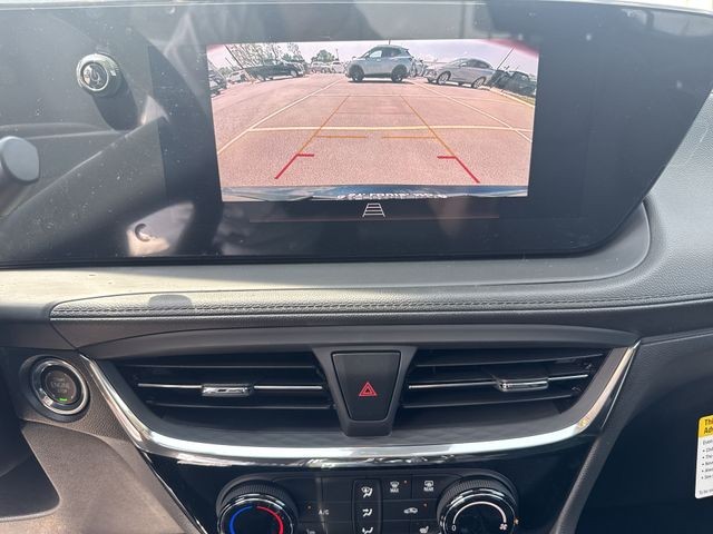 Buick Encore GX Vehicle Full-screen Gallery Image 17