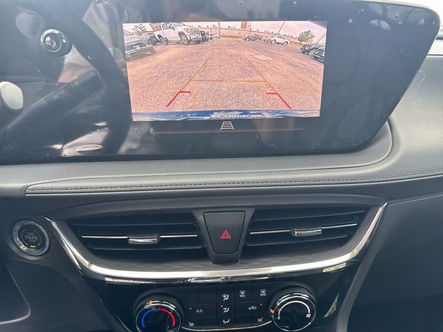 Buick Encore GX Vehicle Full-screen Gallery Image 17
