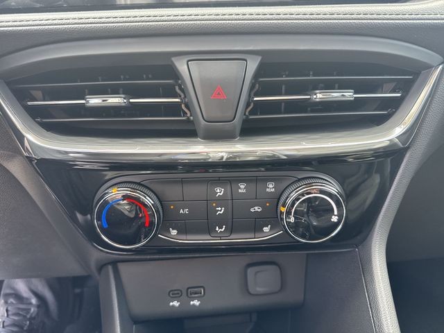 Buick Encore GX Vehicle Full-screen Gallery Image 18