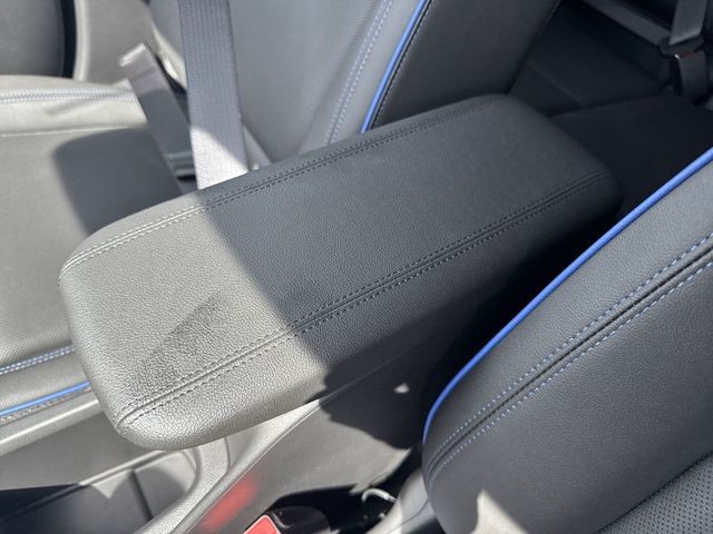 Buick Encore GX Vehicle Full-screen Gallery Image 20