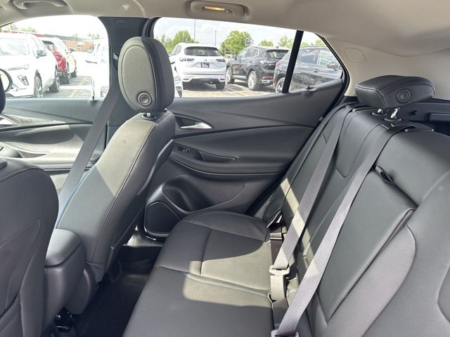Buick Encore GX Vehicle Full-screen Gallery Image 22