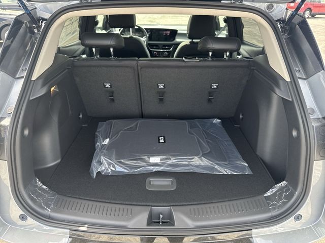 Buick Encore GX Vehicle Full-screen Gallery Image 23