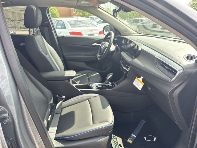 Buick Encore GX Vehicle Full-screen Gallery Image 25