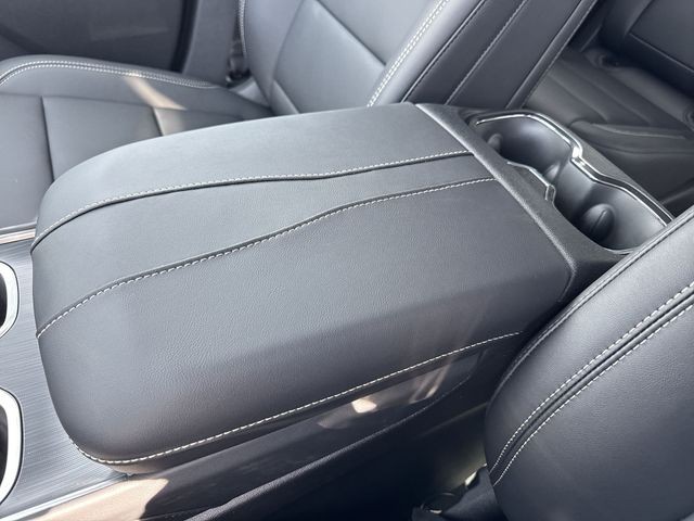 GMC Acadia Vehicle Full-screen Gallery Image 21