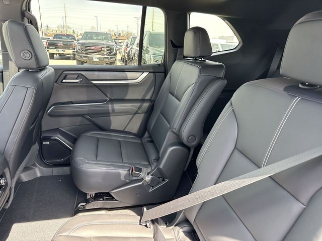 GMC Acadia Vehicle Full-screen Gallery Image 23