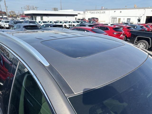 Buick Enclave Vehicle Full-screen Gallery Image 06