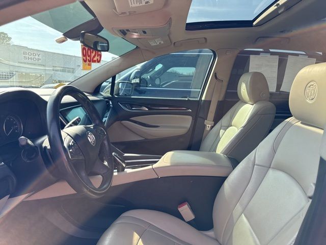 Buick Enclave Vehicle Full-screen Gallery Image 13