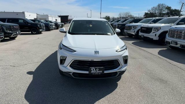 Buick Encore GX Vehicle Full-screen Gallery Image 03