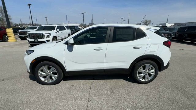 Buick Encore GX Vehicle Full-screen Gallery Image 05