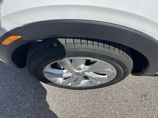 Buick Encore GX Vehicle Full-screen Gallery Image 10