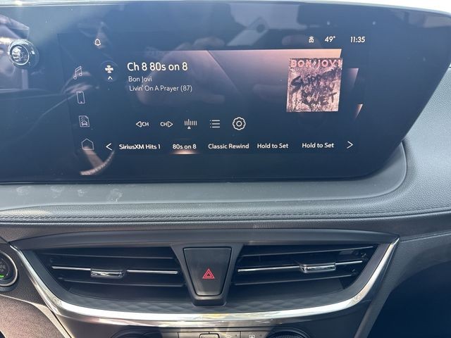 Buick Encore GX Vehicle Full-screen Gallery Image 16