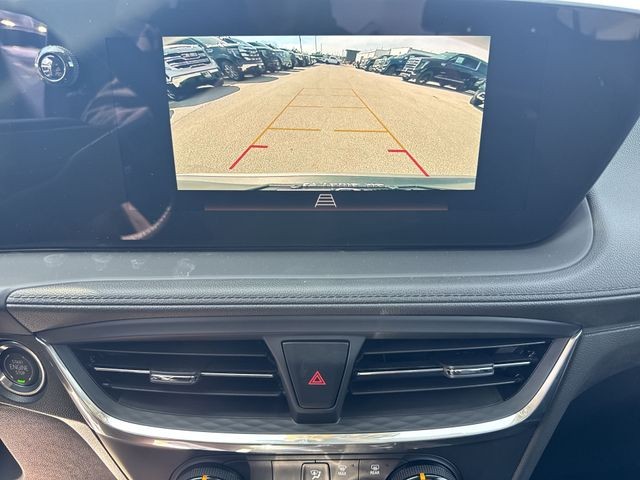 Buick Encore GX Vehicle Full-screen Gallery Image 17