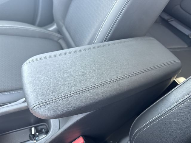 Buick Encore GX Vehicle Full-screen Gallery Image 20