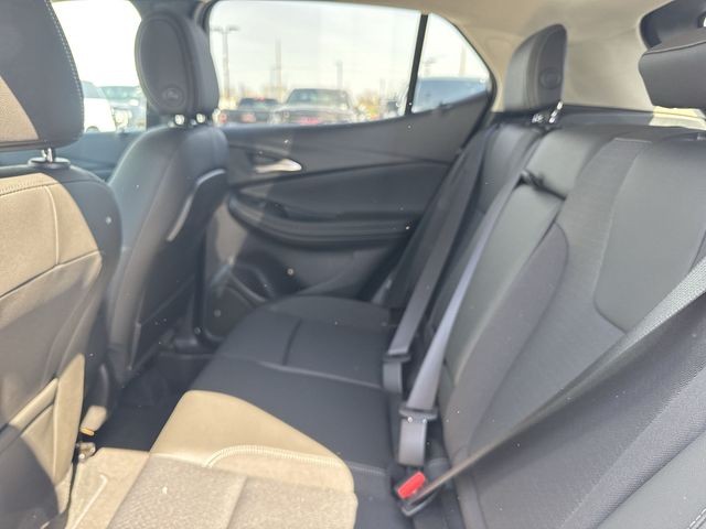 Buick Encore GX Vehicle Full-screen Gallery Image 21
