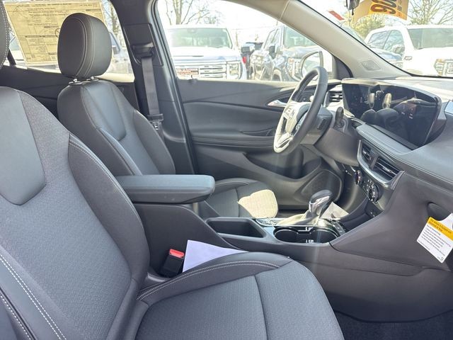 Buick Encore GX Vehicle Full-screen Gallery Image 23