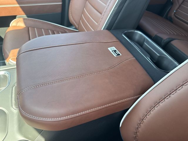 GMC Sierra 1500 Vehicle Full-screen Gallery Image 21