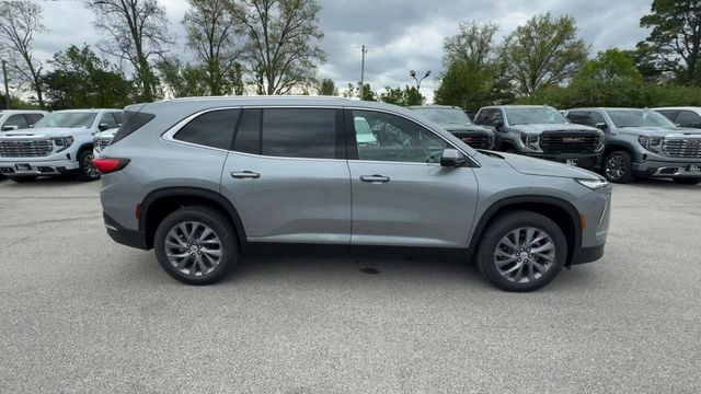 Buick Enclave Vehicle Full-screen Gallery Image 09