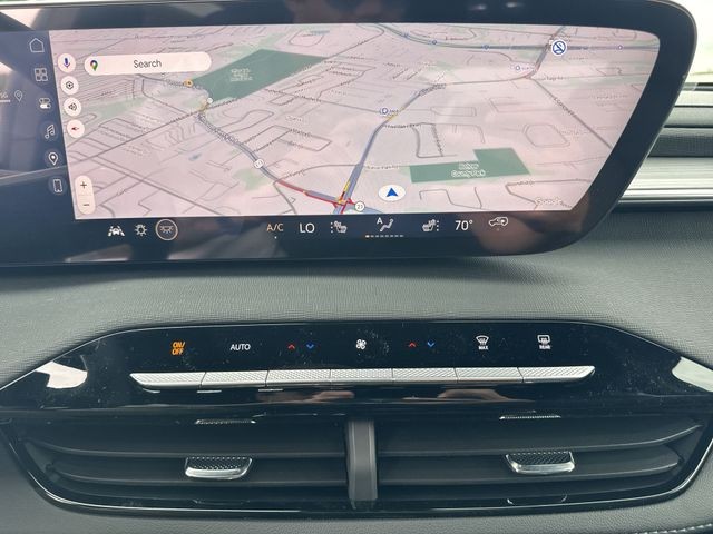 Buick Enclave Vehicle Full-screen Gallery Image 18
