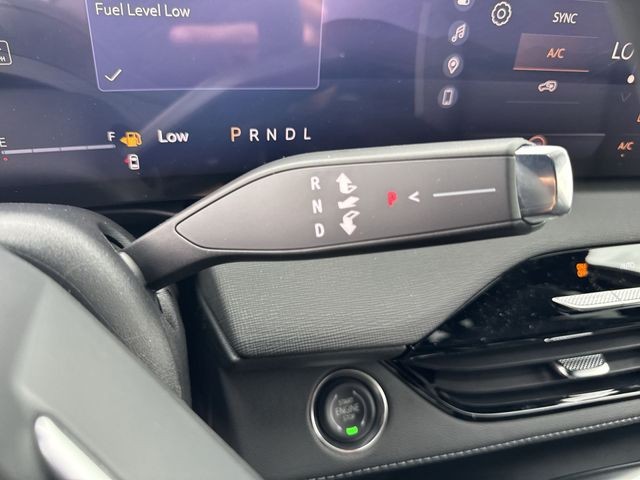 Buick Enclave Vehicle Full-screen Gallery Image 20