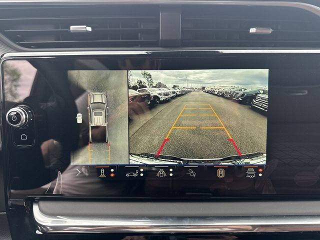 GMC Sierra 1500 Vehicle Full-screen Gallery Image 17