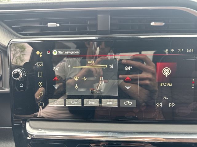 GMC Sierra 1500 Vehicle Full-screen Gallery Image 19
