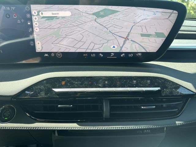 Buick Enclave Vehicle Full-screen Gallery Image 18