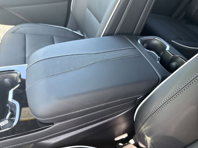 Buick Enclave Vehicle Full-screen Gallery Image 21