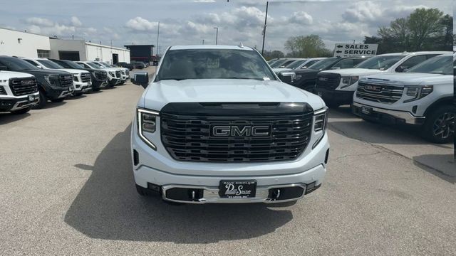 GMC Sierra 1500 Vehicle Full-screen Gallery Image 03