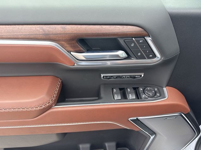 GMC Sierra 1500 Vehicle Full-screen Gallery Image 13