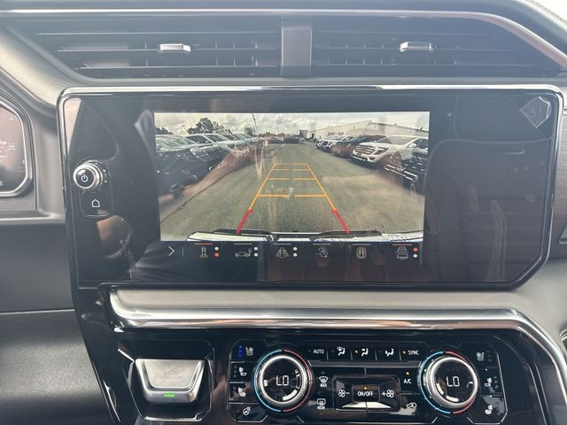 GMC Sierra 1500 Vehicle Full-screen Gallery Image 17