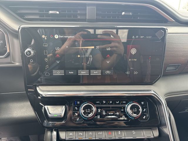 GMC Sierra 1500 Vehicle Full-screen Gallery Image 19