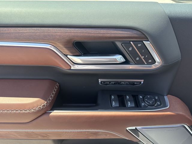 GMC Sierra 1500 Vehicle Full-screen Gallery Image 13