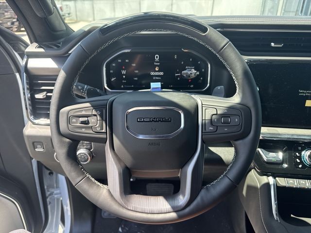 GMC Sierra 1500 Vehicle Full-screen Gallery Image 14