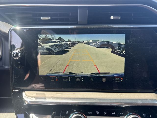 GMC Sierra 1500 Vehicle Full-screen Gallery Image 17