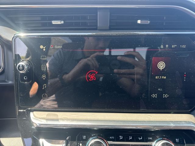 GMC Sierra 1500 Vehicle Full-screen Gallery Image 19