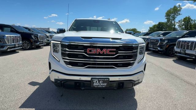 GMC Sierra 1500 Vehicle Full-screen Gallery Image 03