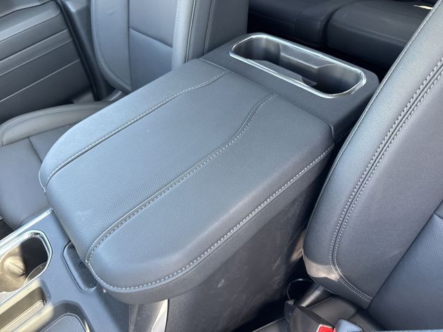 GMC Sierra 1500 Vehicle Full-screen Gallery Image 21