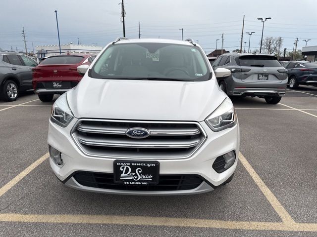 Ford Escape Vehicle Full-screen Gallery Image 03