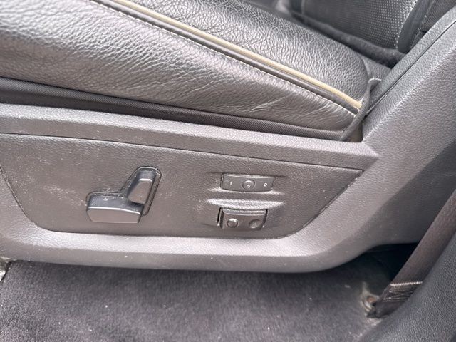 Ram 2500 Vehicle Full-screen Gallery Image 21