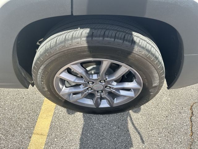 GMC Terrain Vehicle Full-screen Gallery Image 36