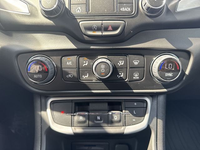 GMC Terrain Vehicle Full-screen Gallery Image 38